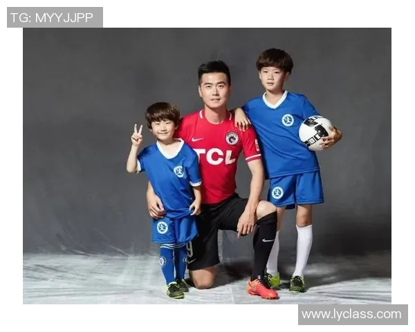 足球明星带娃的独特风格与普通父亲的温馨瞬间对比分析